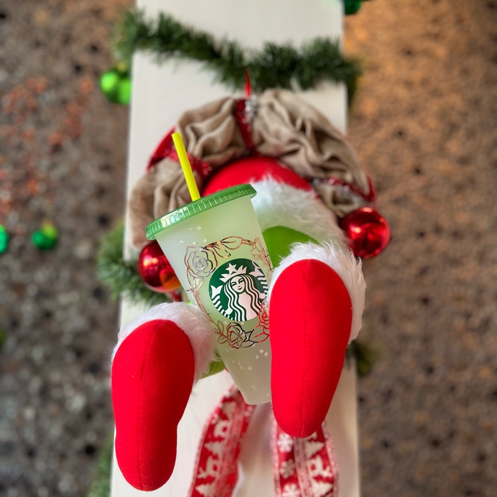 Order a personalized Starbucks cup